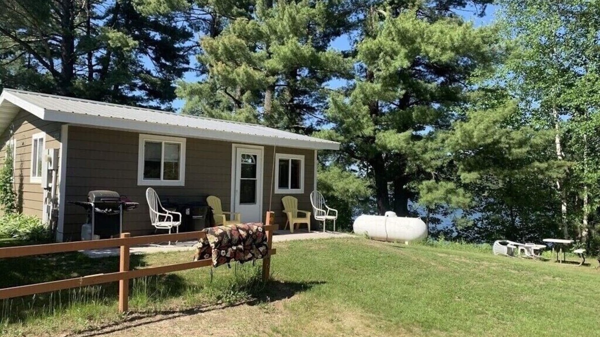 Sarona Cabin | Sam’s Place Cabin 1 on Long Lake, near shoreline, quiet. Own dock available.