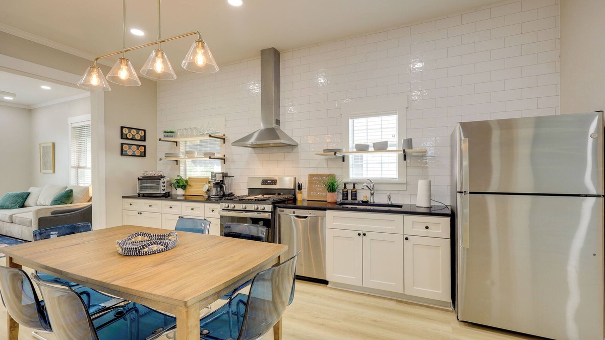 Southtown House | San Antonio Home 2 Mi to Dtwn, Swim Spa!