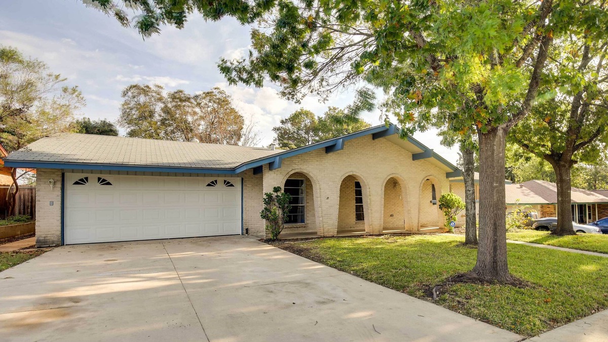 Leon Valley House | San Antonio Home: Near Nature, Parks & Trails