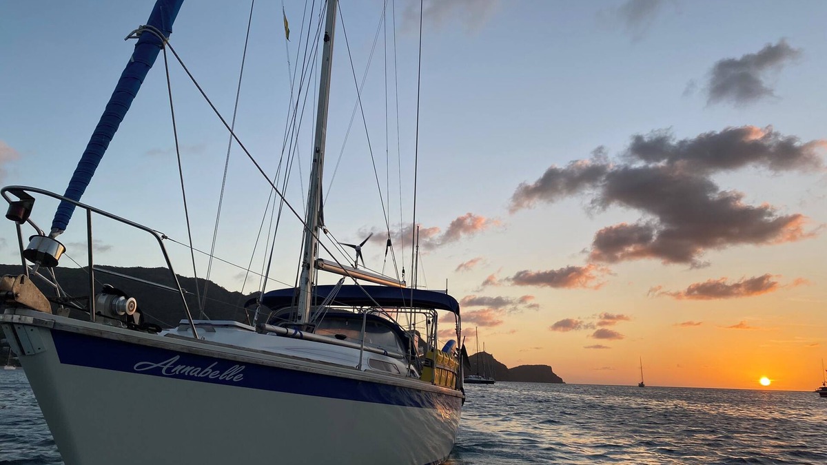 Achutupo Boat Rental | San Blas Private sailing & snorkeling charter with WiFi in remote islands