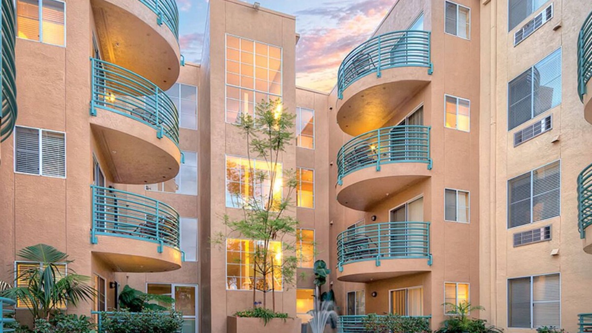 Mission Valley Apartment | San Diego Mission Valley 2BR 1.5 Bath - Full Kitchen, Pool, Spa, Exercise Room