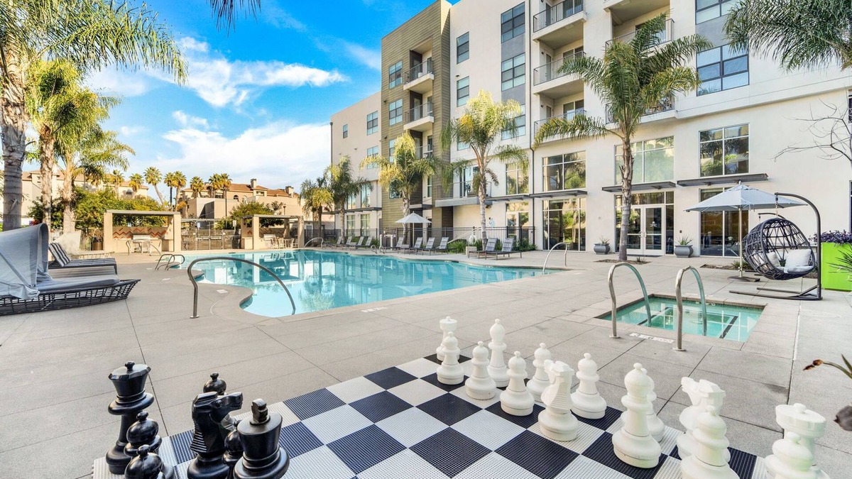 University Heights Apartment | San Diego Paradise Retreat! Pool/Gym/King Bed & WiFi!
