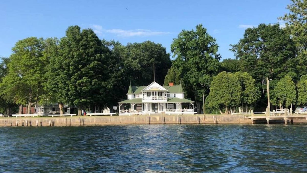 Valois House | San Felice, a historic villa on Seneca Lake