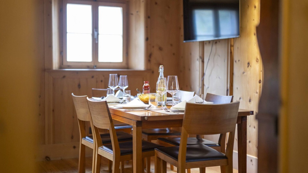 Engadin Scoul Ski Chalet | San Geer Sains: Charming 5.5-house in the old part of the village of Scuol