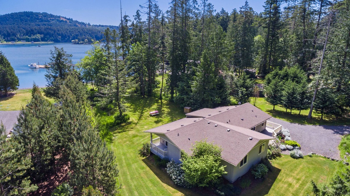 Friday Harbor House | San Juan Island Beach House, Waterfront Lodging just minutes from Roche Harbor!