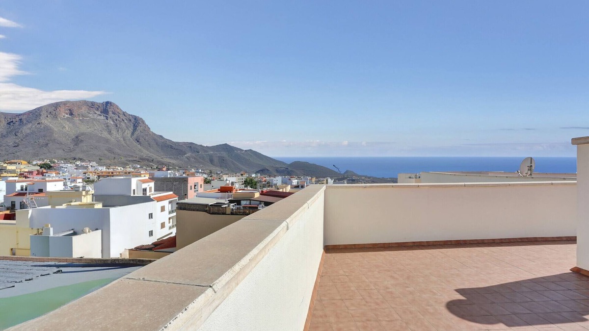 Valle de San Lorenzo Apartment | San Lorenzo Apt, 2Huge Terraces Whit View, Parking