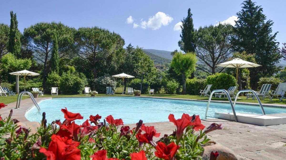 Sodo Apartment | San Pietro Geranio - Apartment with swimming pool