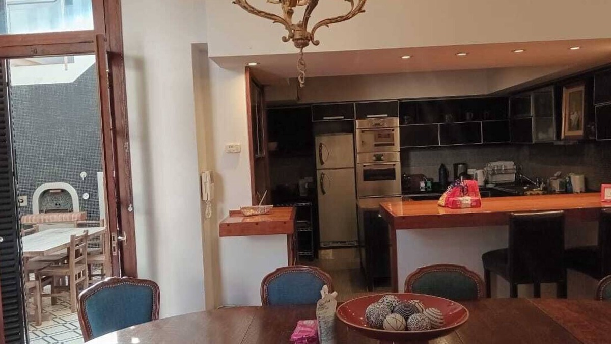 Barracas House | San Telmo Beauty, Parrilla and Pizza oven, minutes from Puerto Madero.