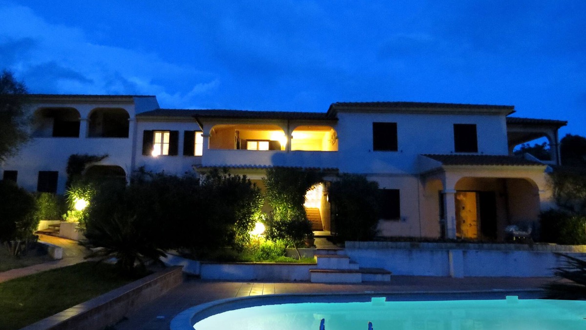 Monte Petrosu Apartment | SAN TEODORO, FANTASTIC APARTMENT WITH SWIMMING POOL AND LARGE TERRACE