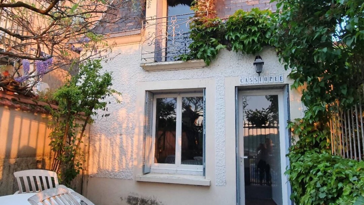 Saint-Satur House | Sancerre: Lovely furnished house renovated in 2025 with full view of the Loire Valley