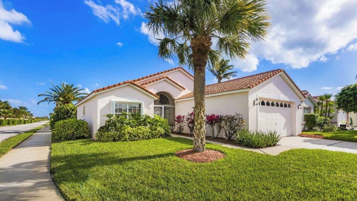 La Costa Village House | Sanctuary Beach House away from the crowds