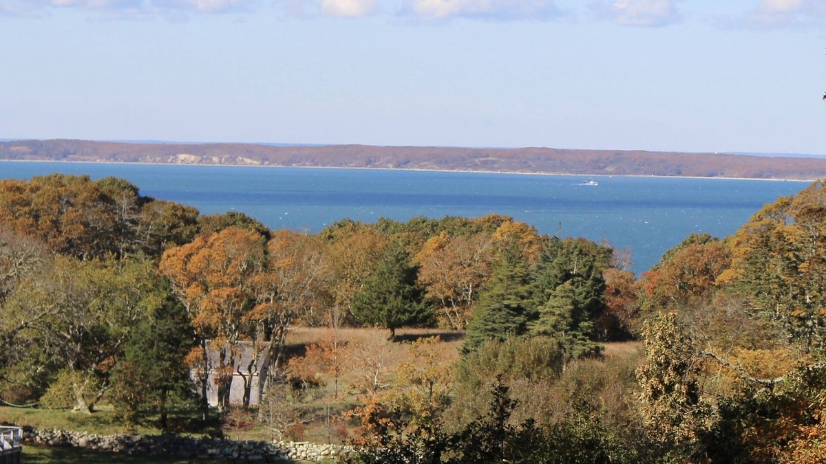 West Tisbury House | Sanctuary House: An ocean-view farmhouse retreat