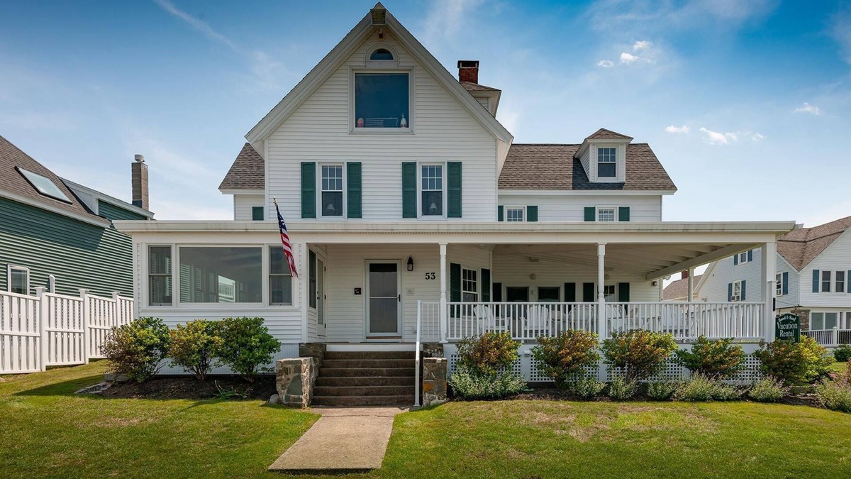 York Beach House | Sand and Surf