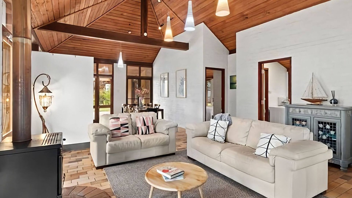 Broulee House | Sand at Broulee - walk to the beach
