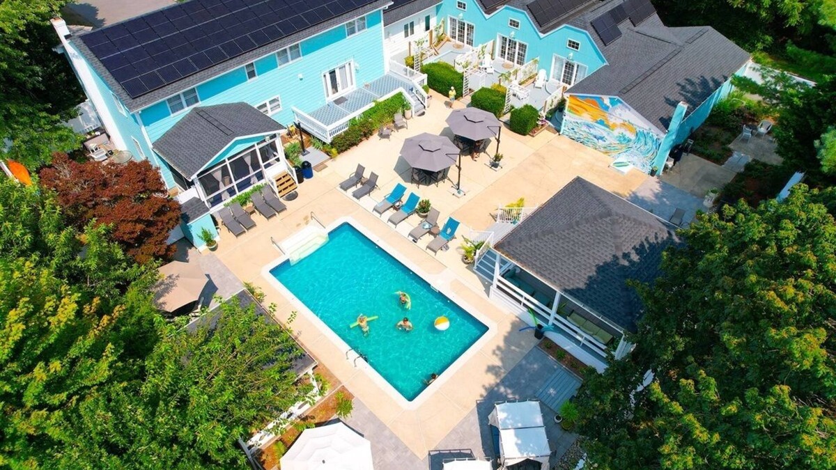 Rehoboth Beach Hotel | Sand Castle Room - Pool, Hot Tub, Sauna
