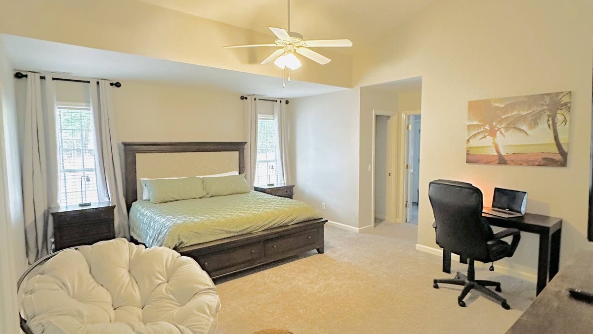 Beaufort House | Sand In My Boots, Minutes to Parris Island & Beaufort and the beach!
