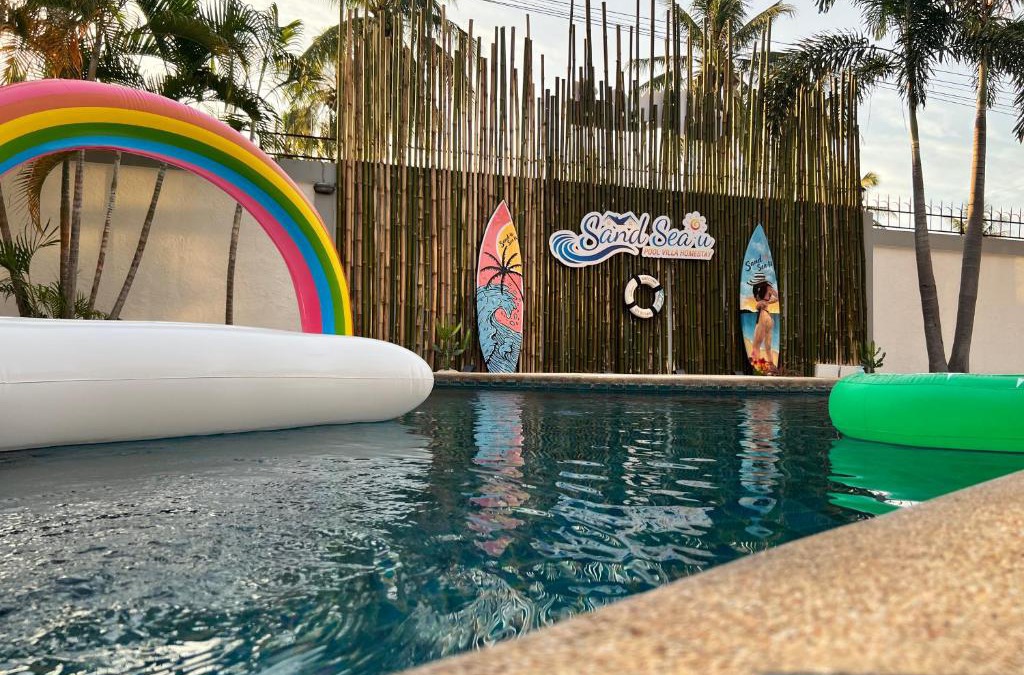 Nong Pla Lai Villa | Sand Sea U Pool Villa Homestay