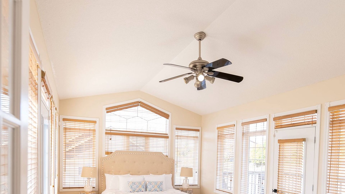 Bluewater Beach Villa | Sandals Of Tiny ~ Sleep16✔Hot tub✔Sauna✔3 Min Walk to Private Beach Georgian Bay