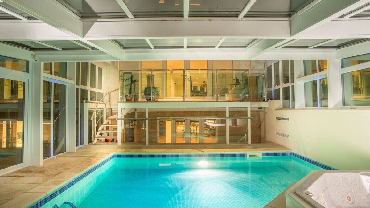 Sandbanks House | Sandbanks Peninsula Stunning Modern Luxury House - Heated Pool & Hot Tub