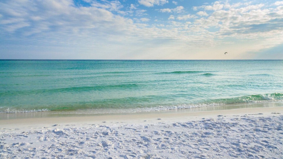 Santa Rosa Beach House | Sandcastle 79: Luxury 30A Blue Mtn Beach Home - 5 min walk to beach