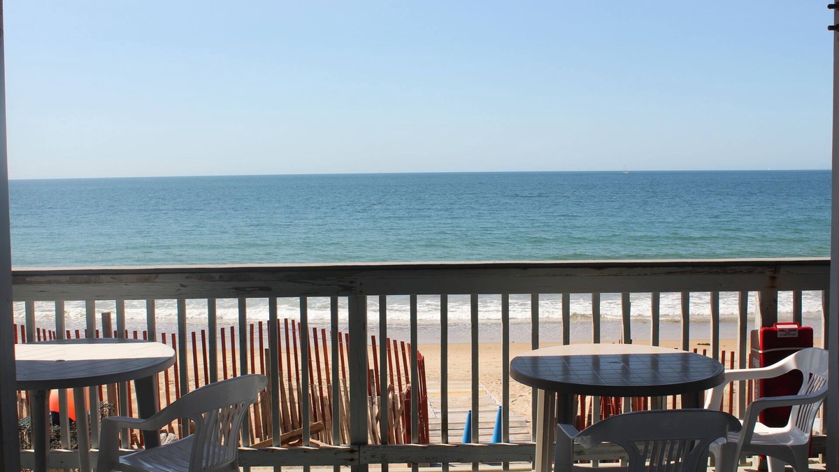 Misquamicut Hotel | Sandcastle Beachfront Inn