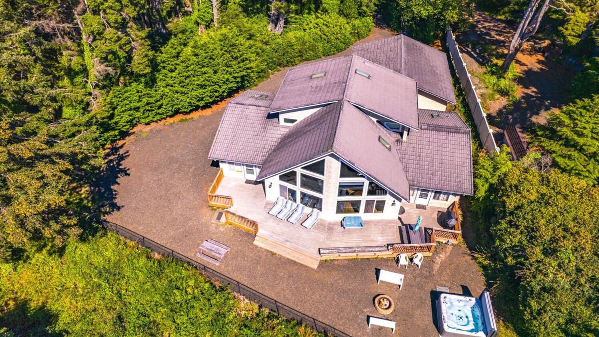 Moclips House | Sandcastle Bluff in Moclips