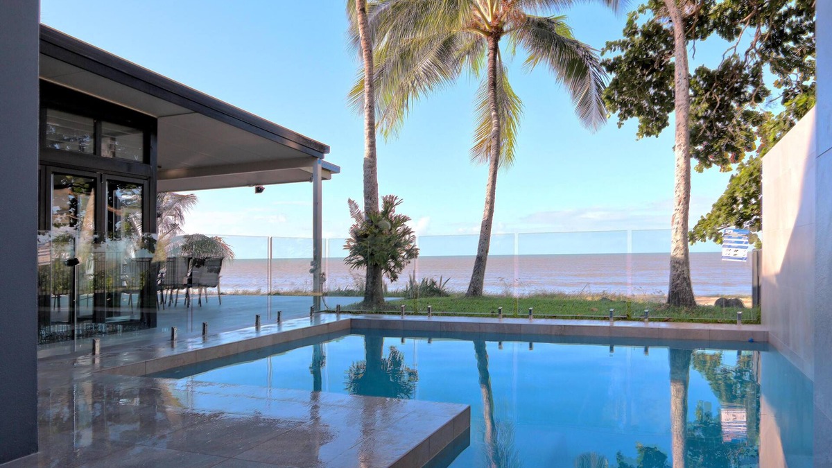 Machans Beach House | Sandcastle Retreat - Cairns Beaches