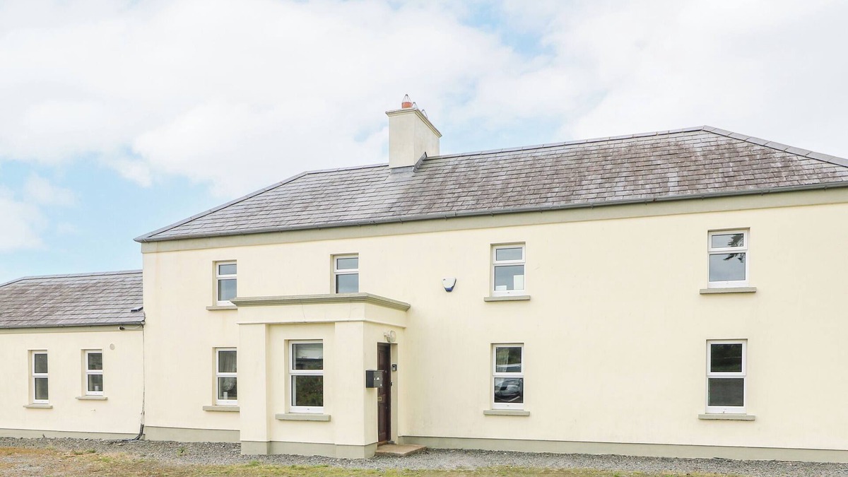 Tacumshane House | SANDERLING LODGE, pet friendly in Tacumshane, County Wexford