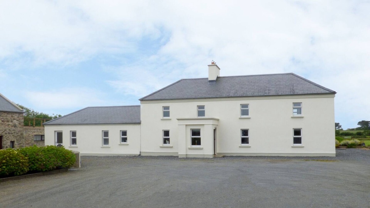 Tacumshane House | SANDERLING LODGE, pet friendly in Tacumshane, County Wexford