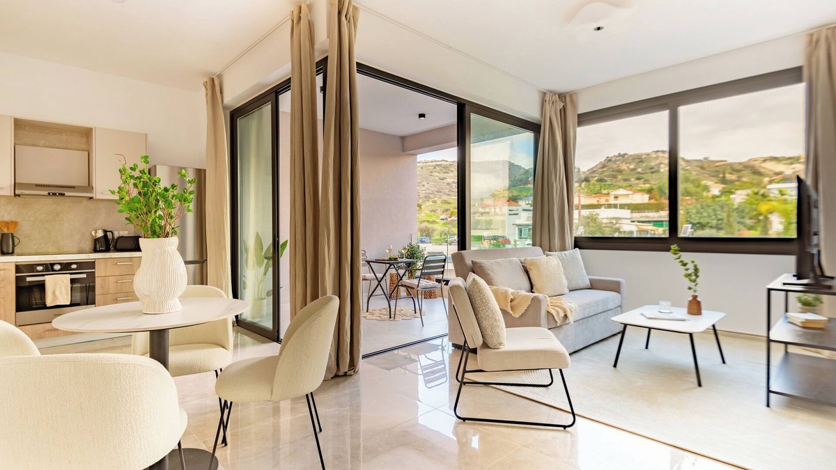 Agios Tychon Apartment | Sanders River Plaza - Airy 1-Bdr Apt with Balcony