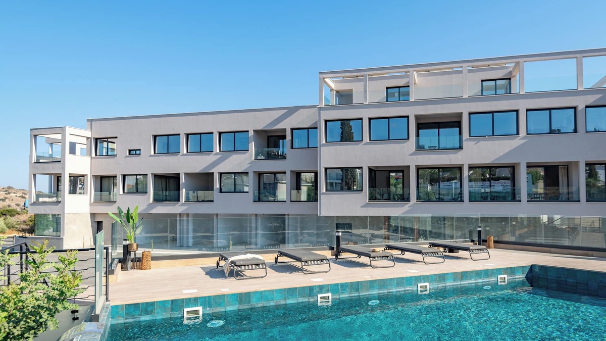Agios Tychon Apartment | Sanders River Plaza - Cute 1-Bdr Apt with Balcony