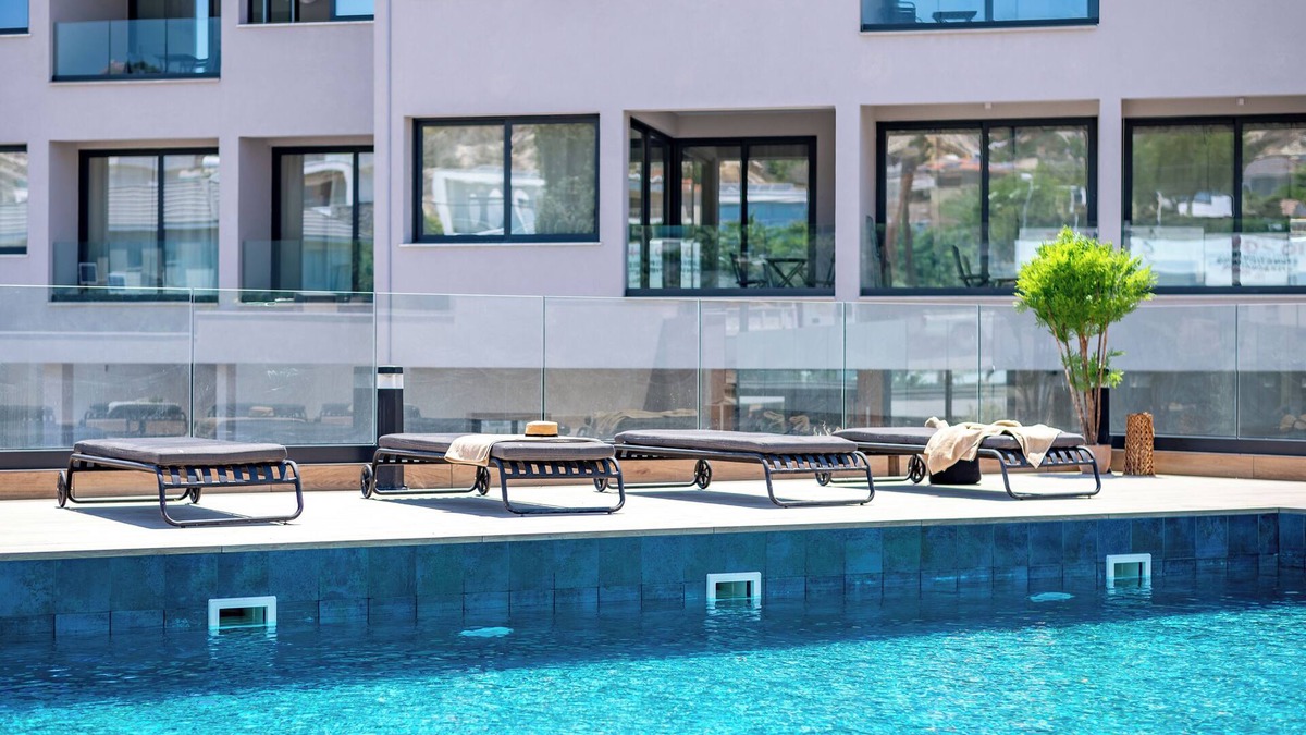 Agios Tychon Apartment | Sanders River Plaza - Cool 2-Bdr Apt with Balcony