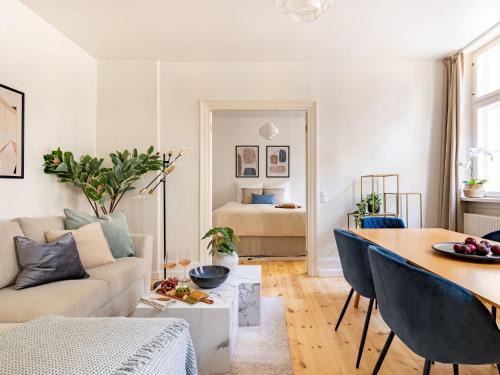 Copenhagen City Centre Apartment | Sanders Tivoli 2, Spacious 3 Bedroom near Tivoli