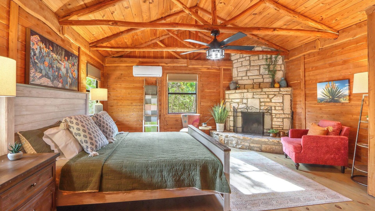 Wimberley Cabin | Sanderson at the Bend I Couples, stargazing