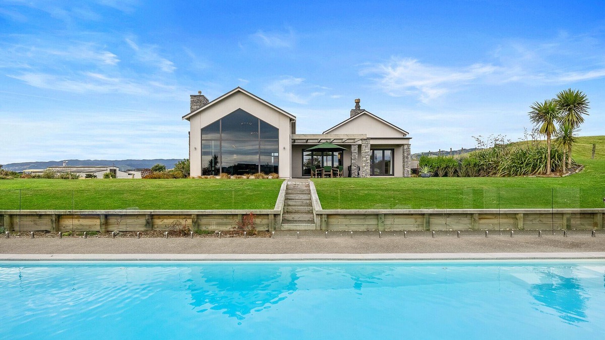 Te Horo House | Sandhill Beach House - Te Horo Holiday Home