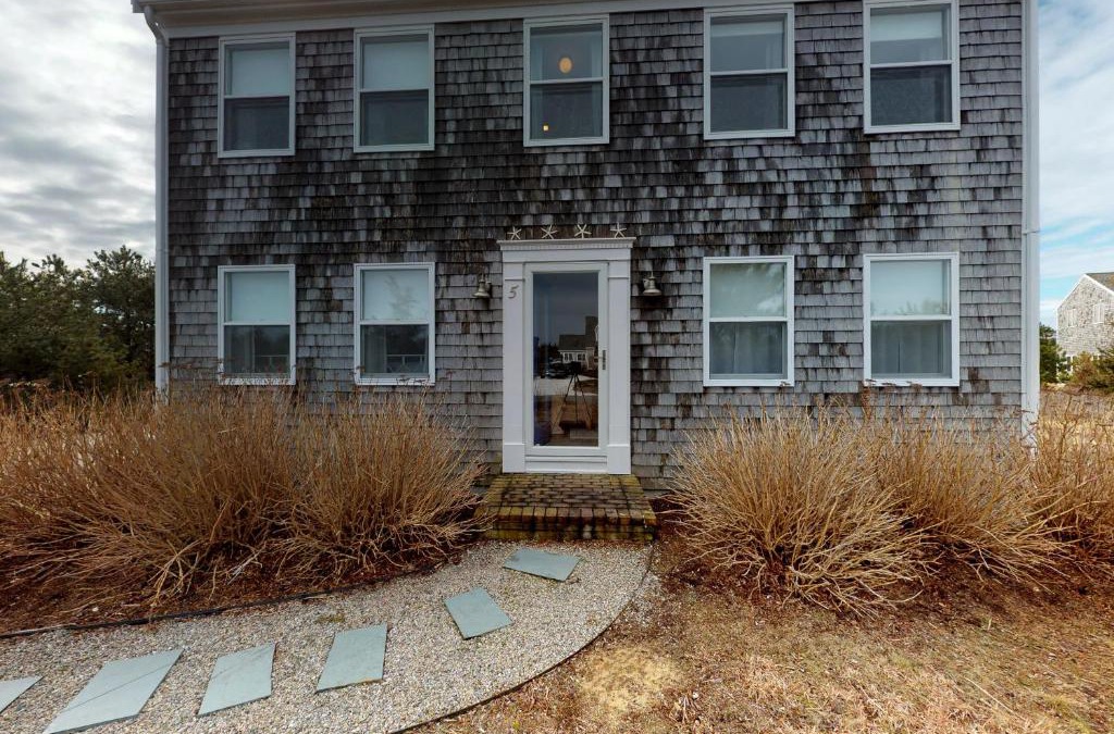 North Truro House | Sandpiper Cottage