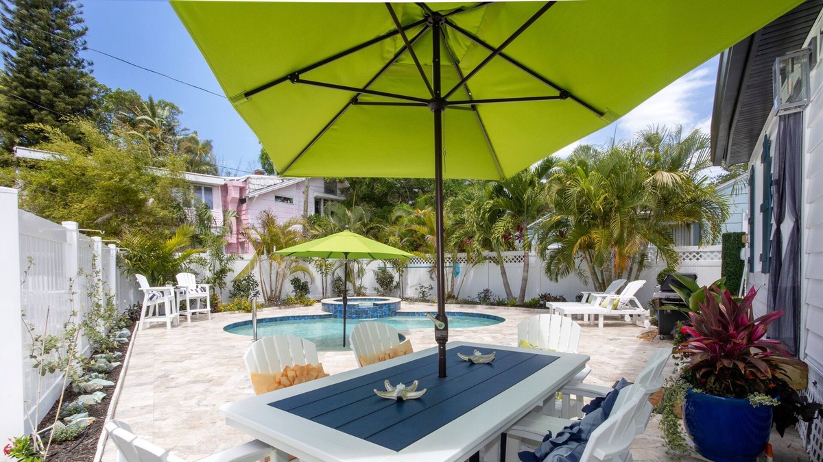 Pass-a-Grille Cottage | Sandpiper Cottage, private pool and seconds to the beach