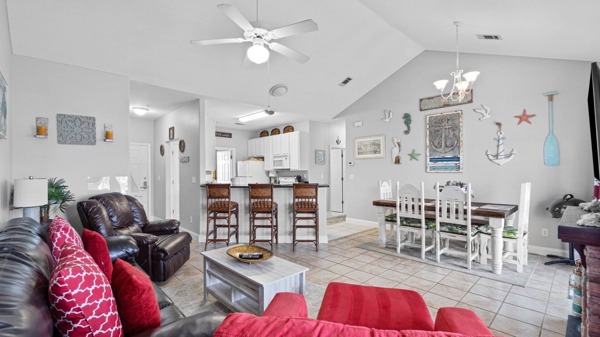 Holiday Isle Condo | Sandpiper Unit 4209/Beach Service/Gated Cmty/Reserved Parking/Many Amenities!