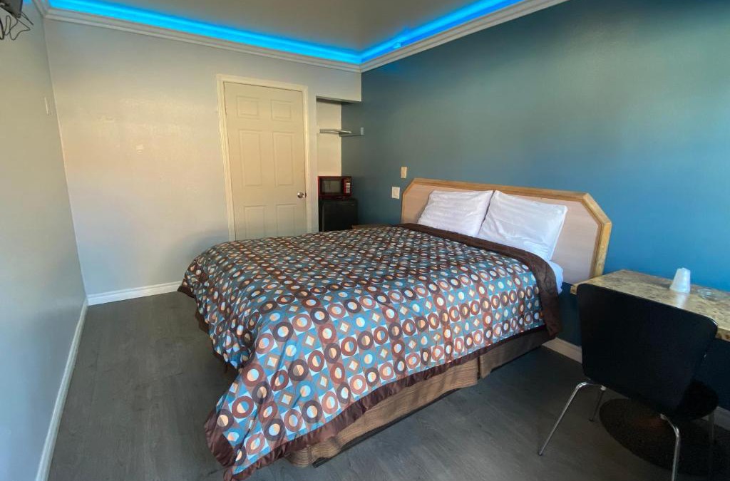 South Gate Hotel | Sands Inn