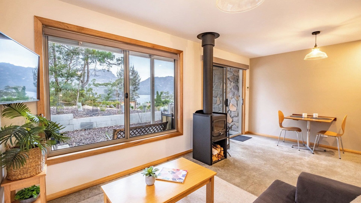 Coles Bay Apartment | Sandstone (FS8) - Freycinet Holiday Houses