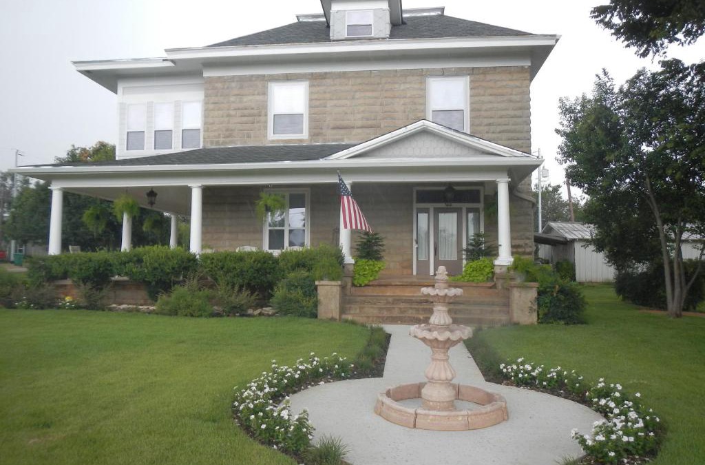 Llano Bed & Breakfast | Sandstone Street Bed and Breakfast