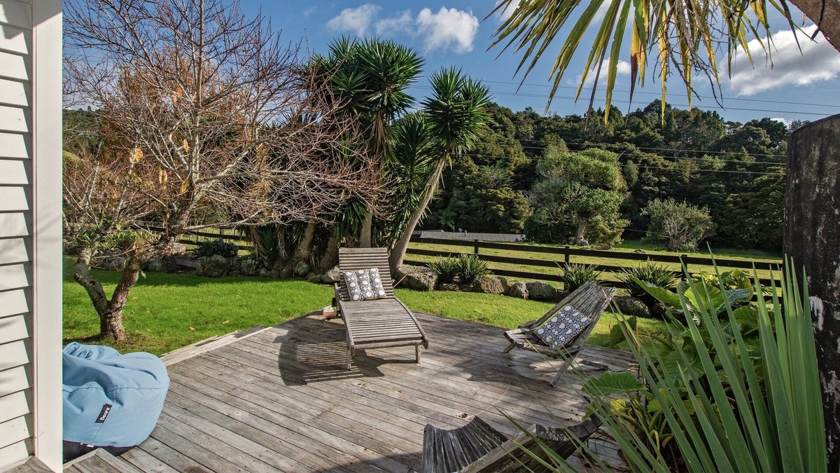 Matapouri House | Sandy Bay Hideaway - Sandy Bay Holiday Home