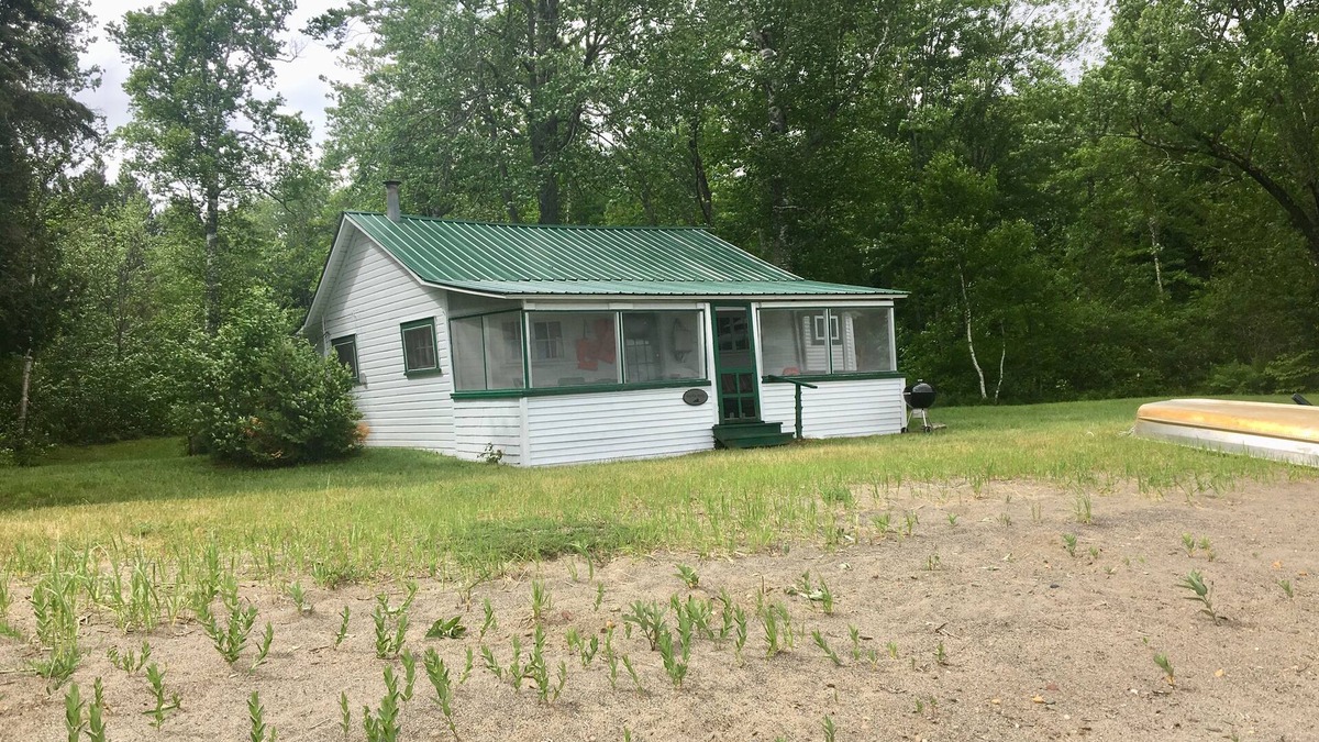 Derby Center Cottage | Sandy Beach Cottages in Northeast Kingdom, Vermont