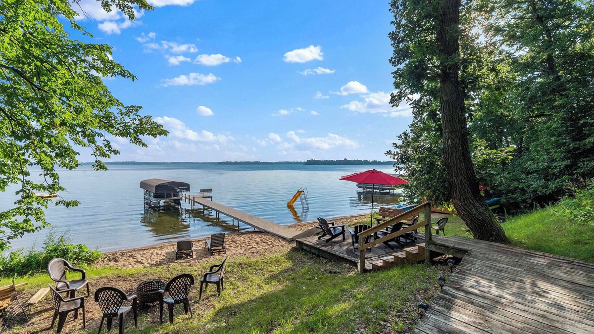 Alexandria Cabin | Sandy Beach Family Getaway w/Fire Pit & Deck!