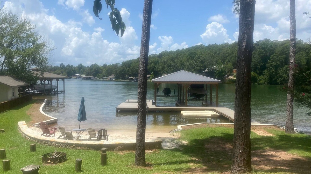 Dadeville Cabin | Sandy Beach Only 25 Minutes From Auburn