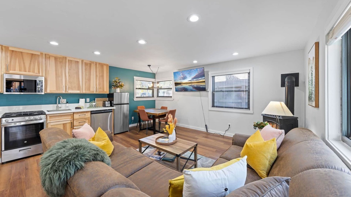 Tahoe Vista House | Sandy Cove on the North Shore -Lakeside Cottage w Private Pier + Beach, & HOA Amenities