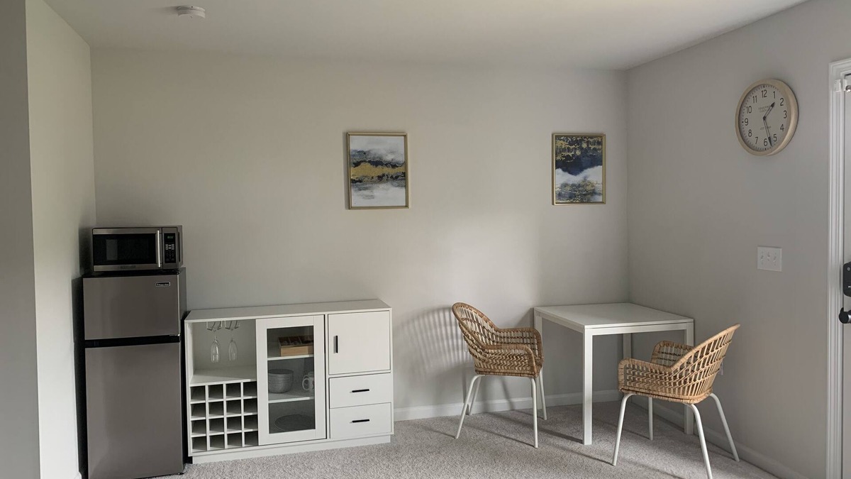 Southeast Raleigh Apartment | Sandy Haven: A Luxe Retreat Near Downtown Raleigh