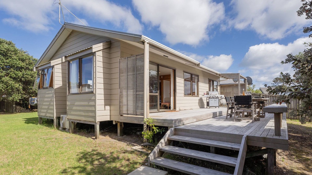 Matarangi House | Sandy Haven - Matarangi Holiday Home