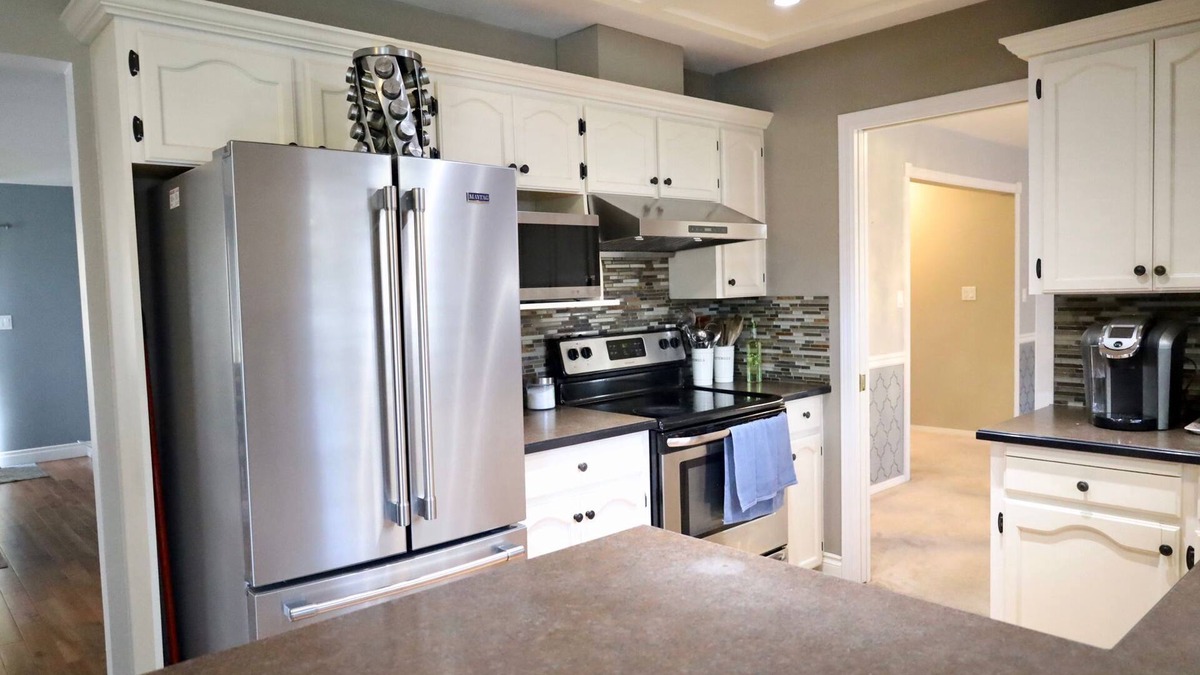 Upper Ten Oaks House | Sandy Hill Retreat - 3 Bedroom + Den, 2 Bath House with Fitness Equipment
