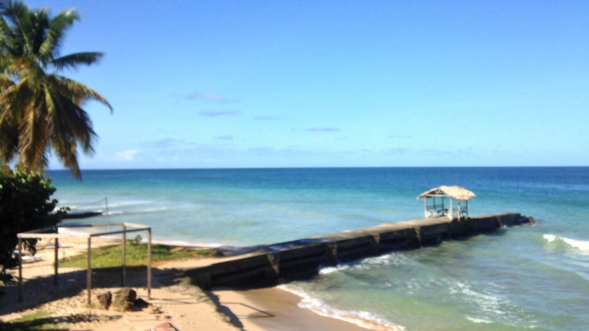 Crown Point Hotel | Sandy Point Village